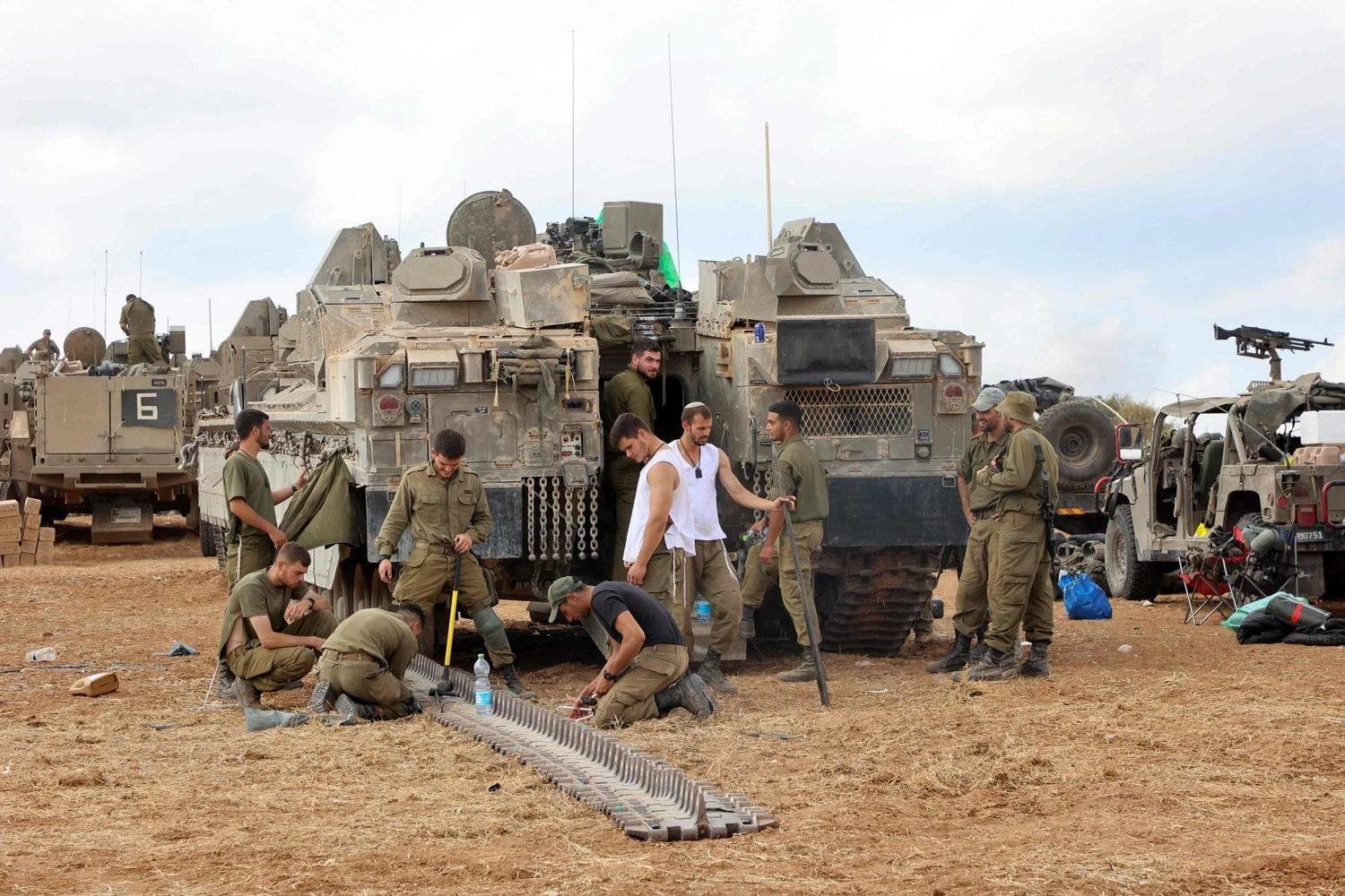 Israeli vehicles near Ashkelon